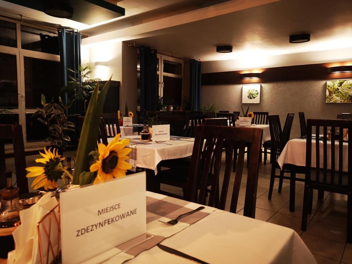 Aparthotel Bialy Orzel Přemyšl Exteriér fotografie